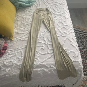 OFFLINE Real me high waisted crossover flare leggings